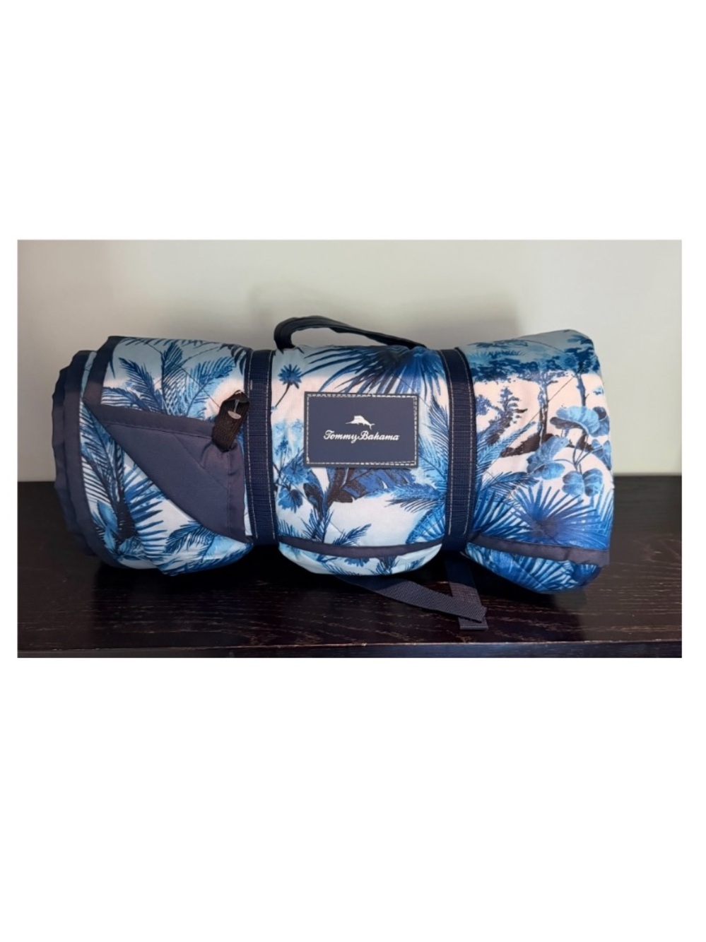Tommy Bahama nwt Blue island Palm Print oversized packable blanket 50 x 70”
